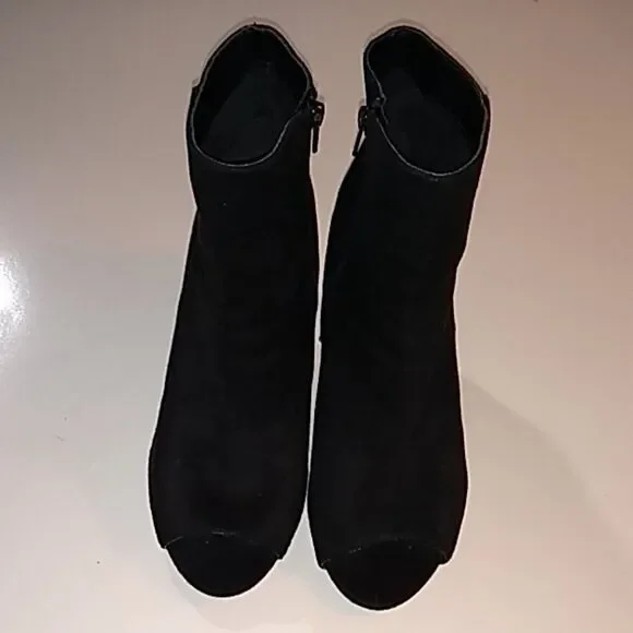Fashion Nova Boots Heels Women’s Size 10 Black Faux Suede Peep Toe - Picture 2 of 7